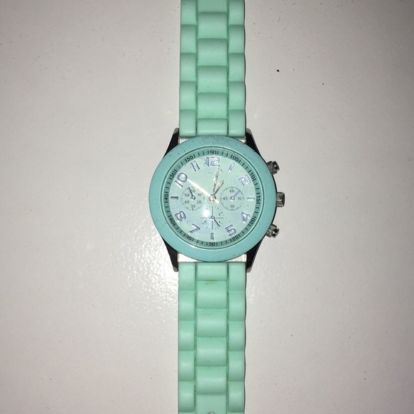 Watch - Picture 2 of 4